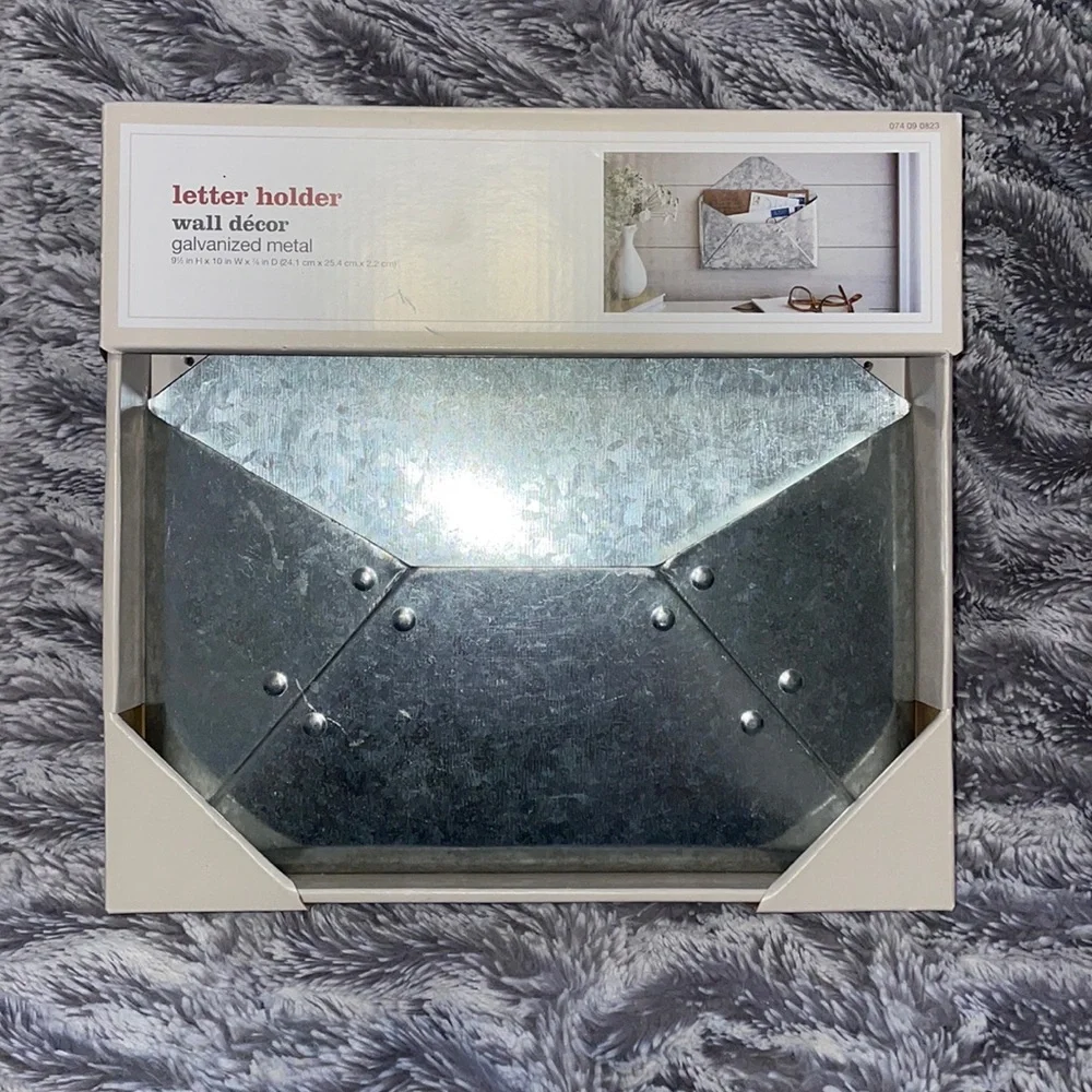 NIB Metal Silver Letter Holder Wall Hanging